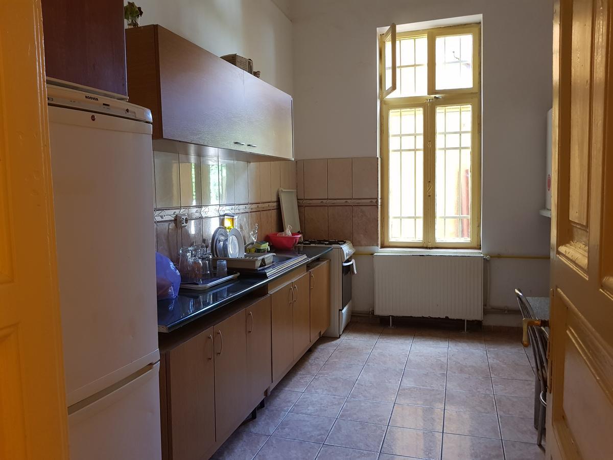 Casa Boiereasca Albergue Craiova Exterior foto