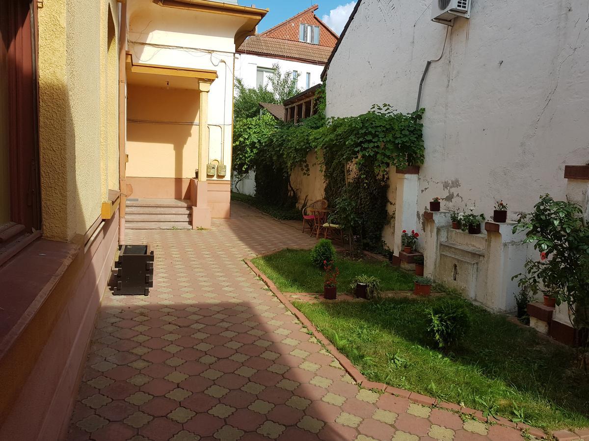 Casa Boiereasca Albergue Craiova Exterior foto