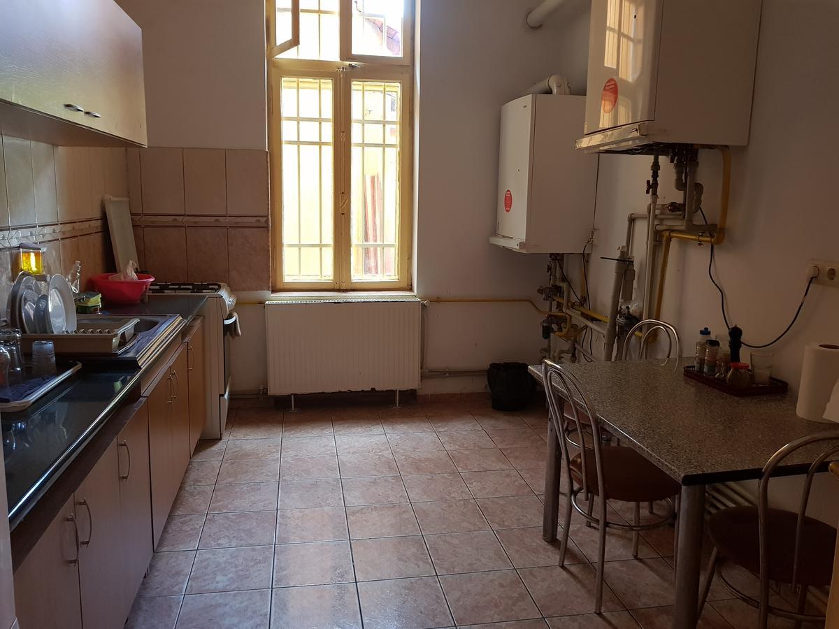 Casa Boiereasca Albergue Craiova Exterior foto