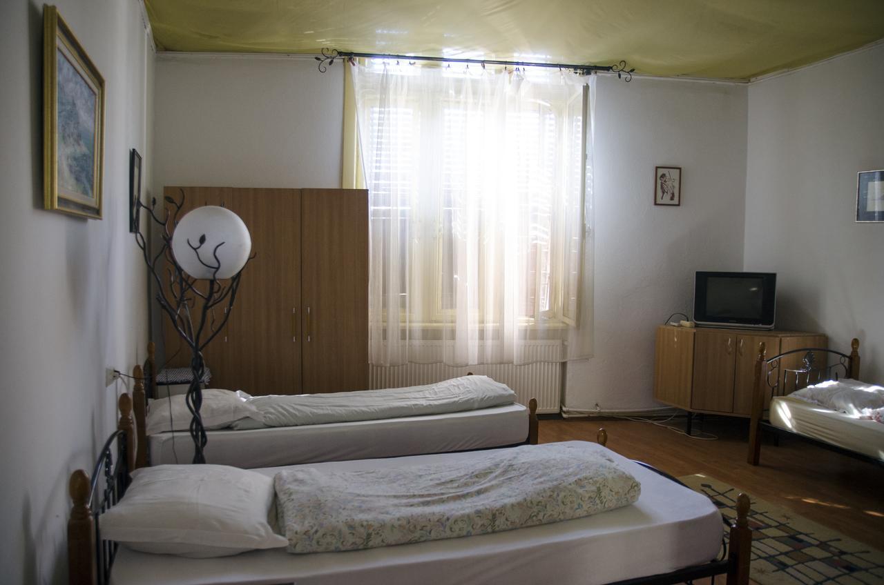 Casa Boiereasca Albergue Craiova Exterior foto